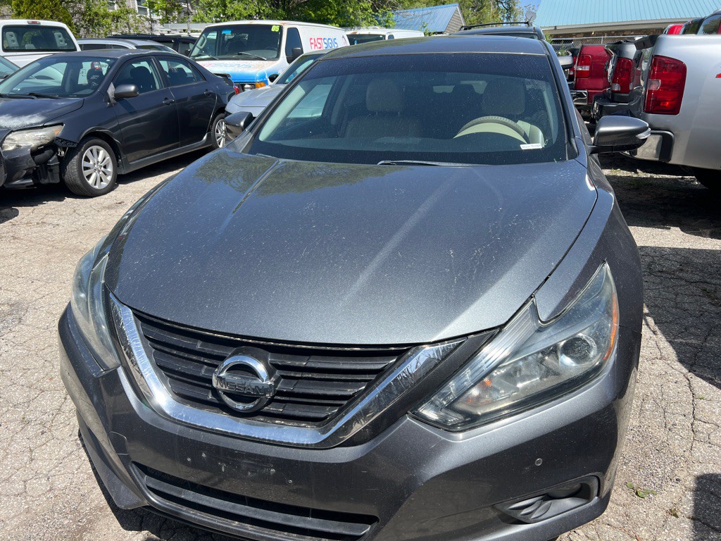 2017 Nissan Altima Image 2