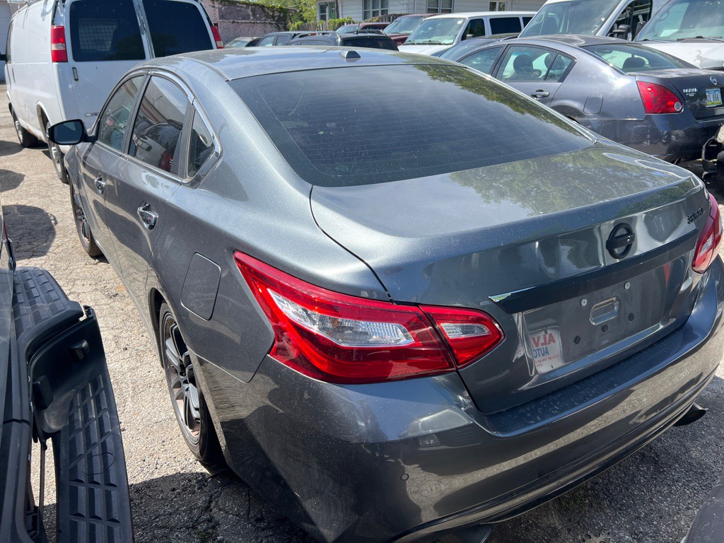 2017 Nissan Altima Image 6