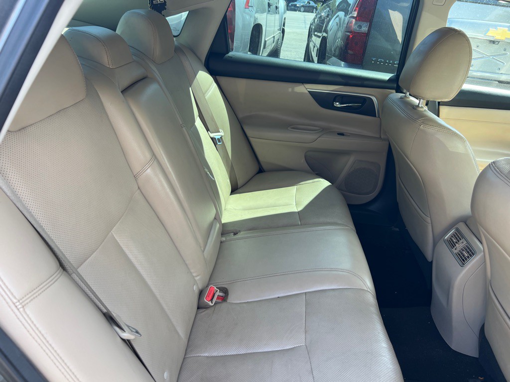 2017 Nissan Altima Image 7