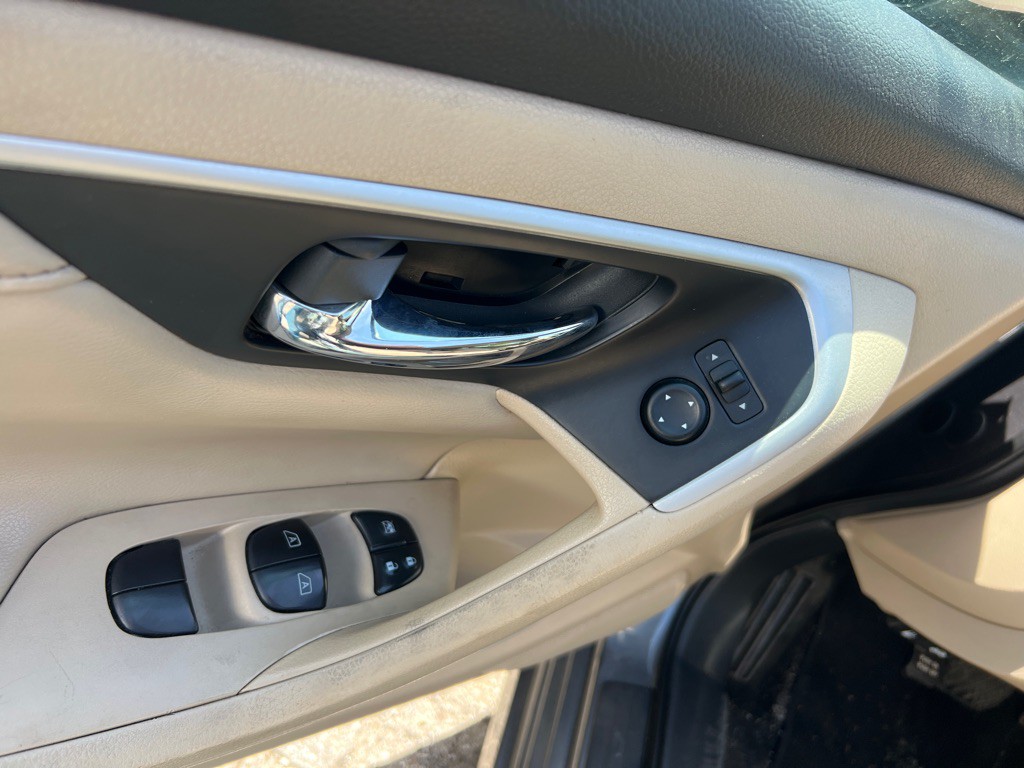 2017 Nissan Altima Image 12