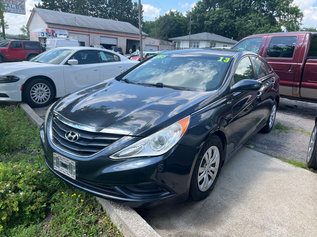 2013 Hyundai Sonata Image 2