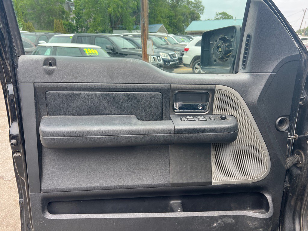 2004 Ford F-150 Image 12