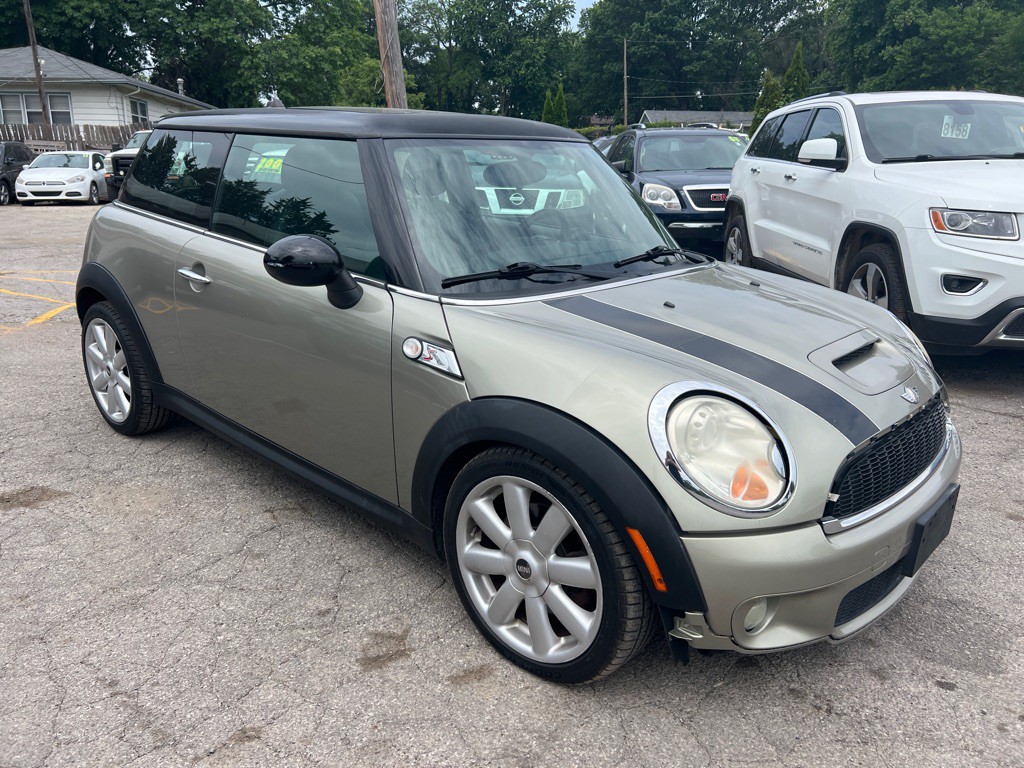 2008 MINI Cooper Image 2