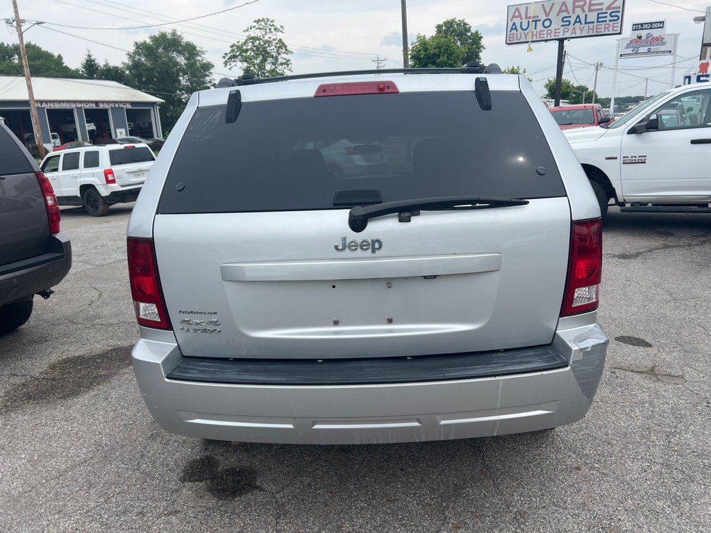 2010 Jeep Grand Cherokee Image 4