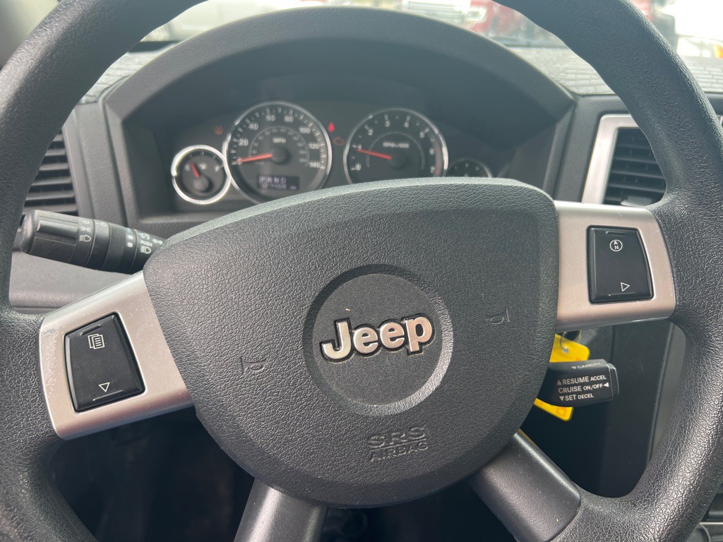 2010 Jeep Grand Cherokee Image 12