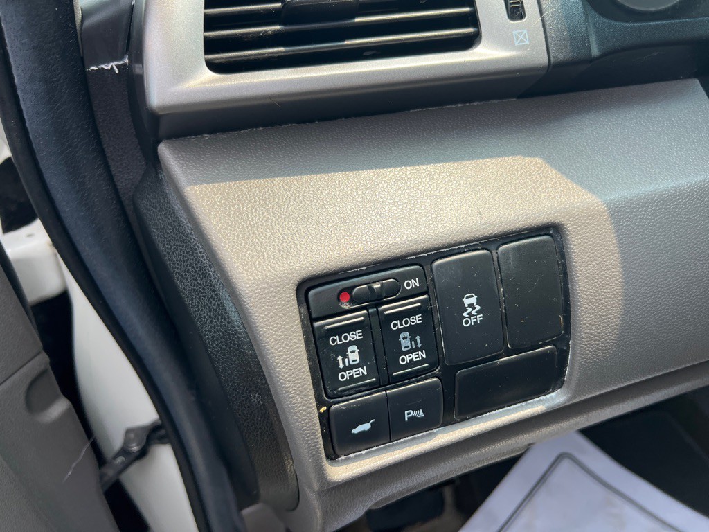 2012 Honda Odyssey Image 15