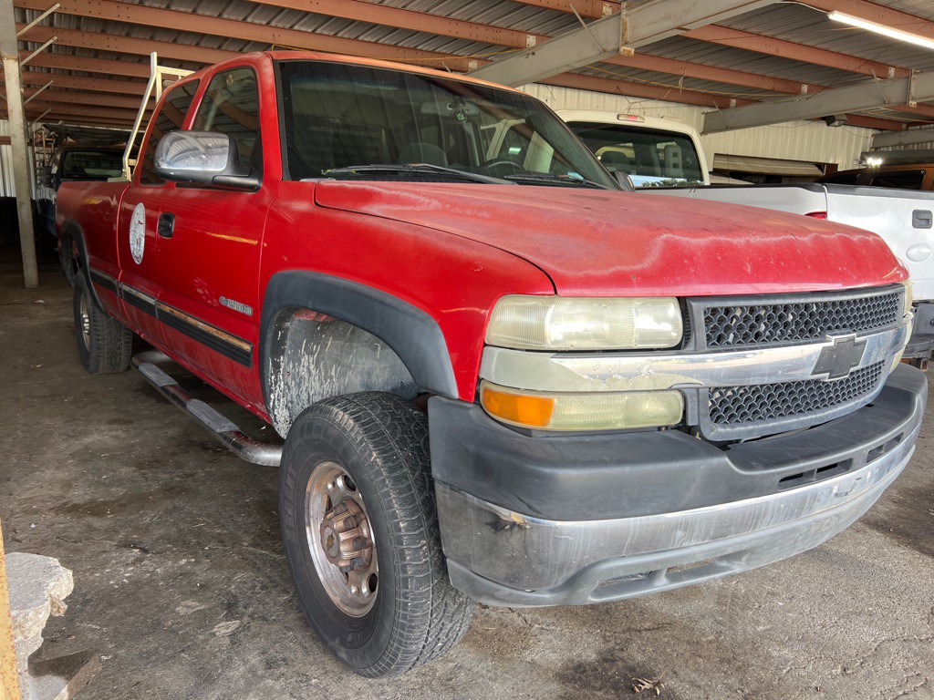 2002 Chevrolet Silverado 1500 Image 2