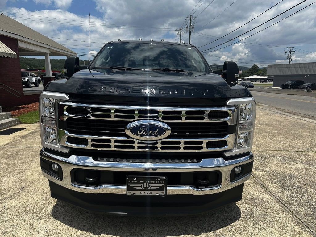 2023 Ford F-350 Image 3