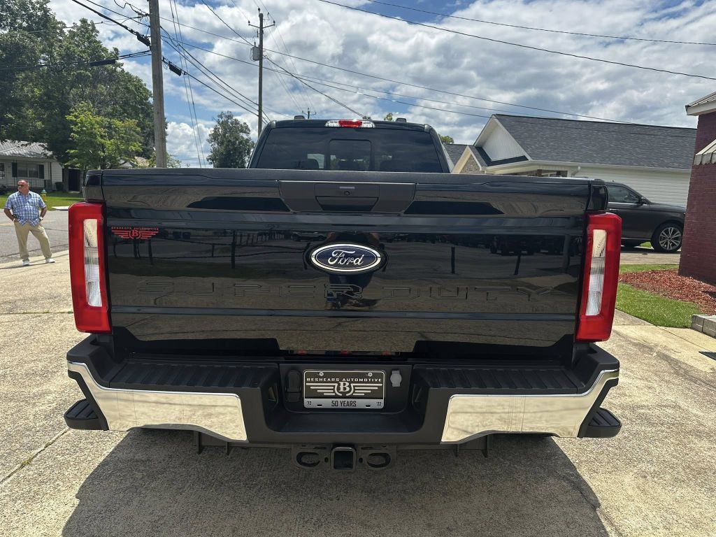 2023 Ford F-350 Image 5