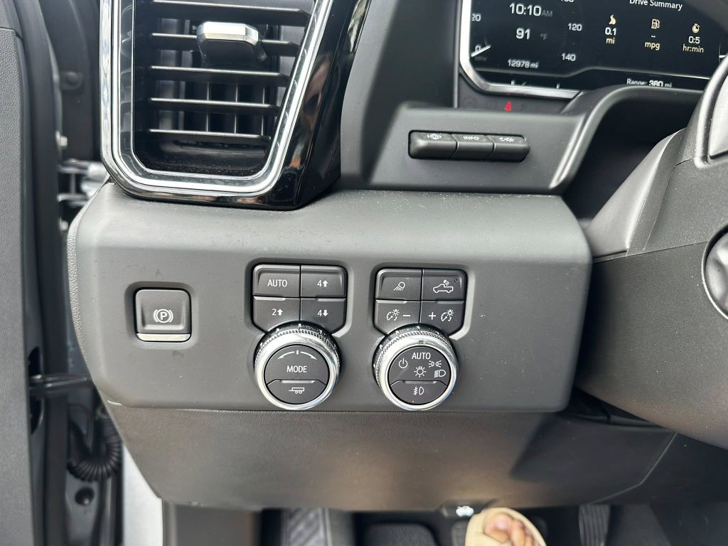 2024 GMC Sierra Image 12