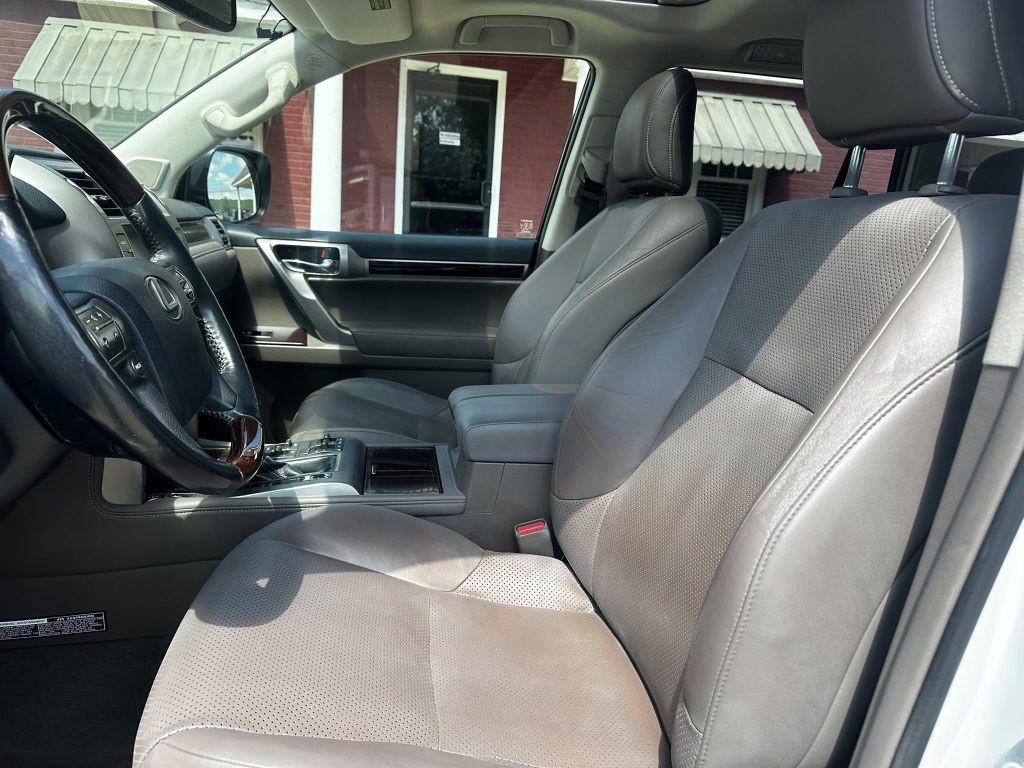 2014 Lexus GX Image 8