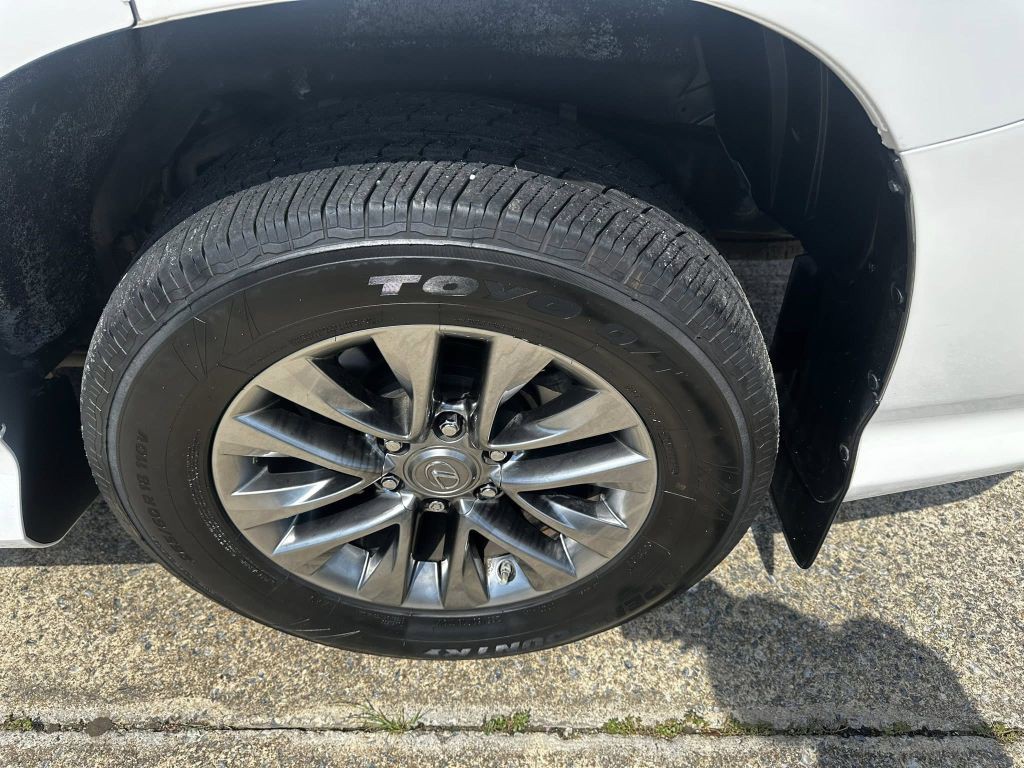 2014 Lexus GX Image 14