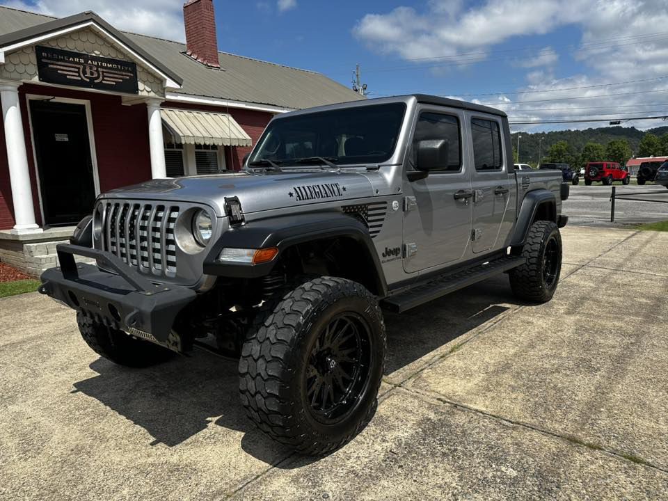 2020 Jeep Gladiator Image 2