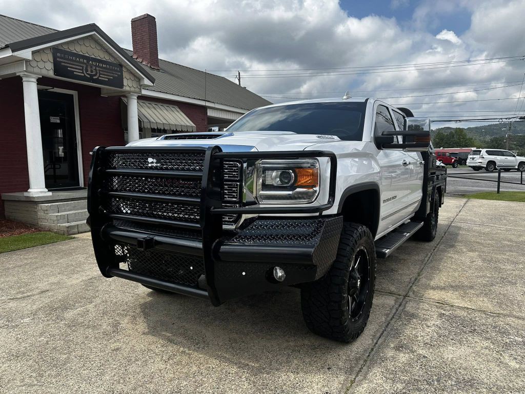 2019 GMC Sierra Image 2
