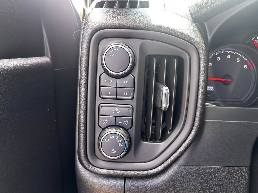 2021 Chevrolet Silverado 1500 Image 11