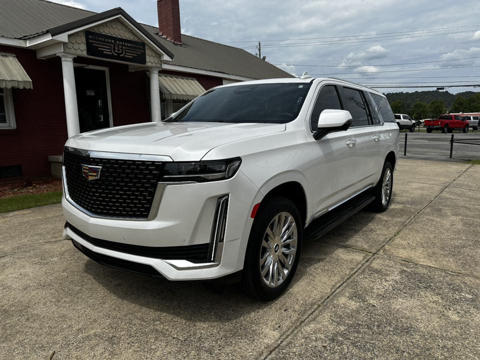 2024 Cadillac Escalade Image 2