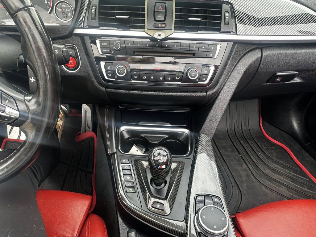 2015 BMW M4 Image 11