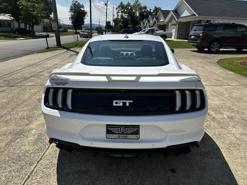 2022 Ford Mustang Image 5