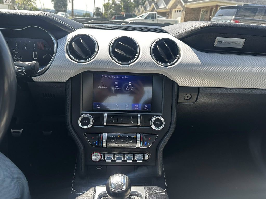 2022 Ford Mustang Image 8