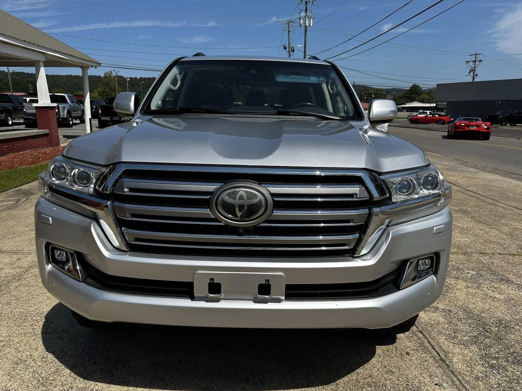 2017 Toyota Land Cruiser Image 3