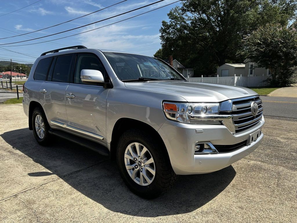 2017 Toyota Land Cruiser Image 4