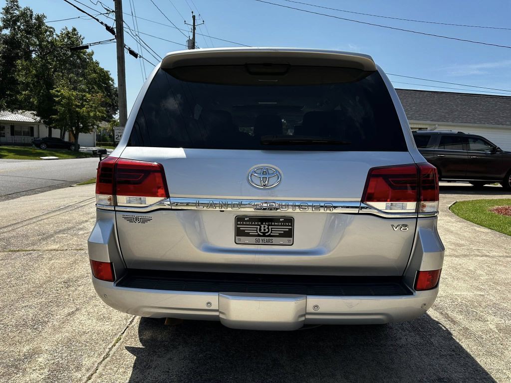 2017 Toyota Land Cruiser Image 5