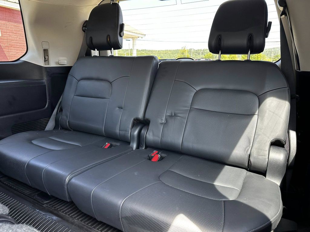 2017 Toyota Land Cruiser Image 8