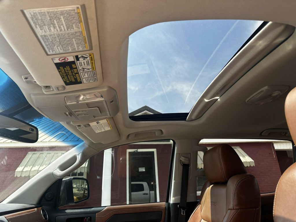 2015 Toyota Tundra Image 8
