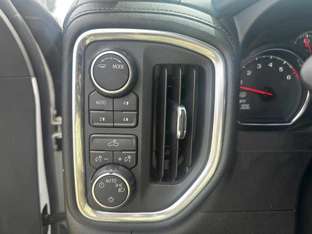 2020 Chevrolet Silverado 1500 Image 11