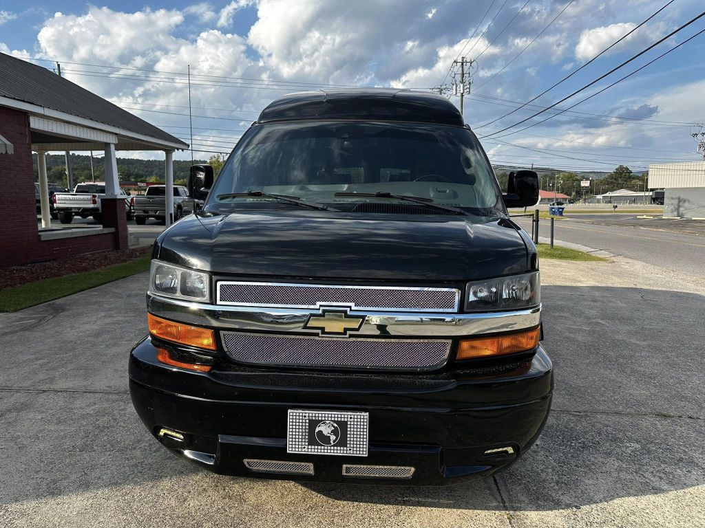 2019 Chevrolet Express Image 3