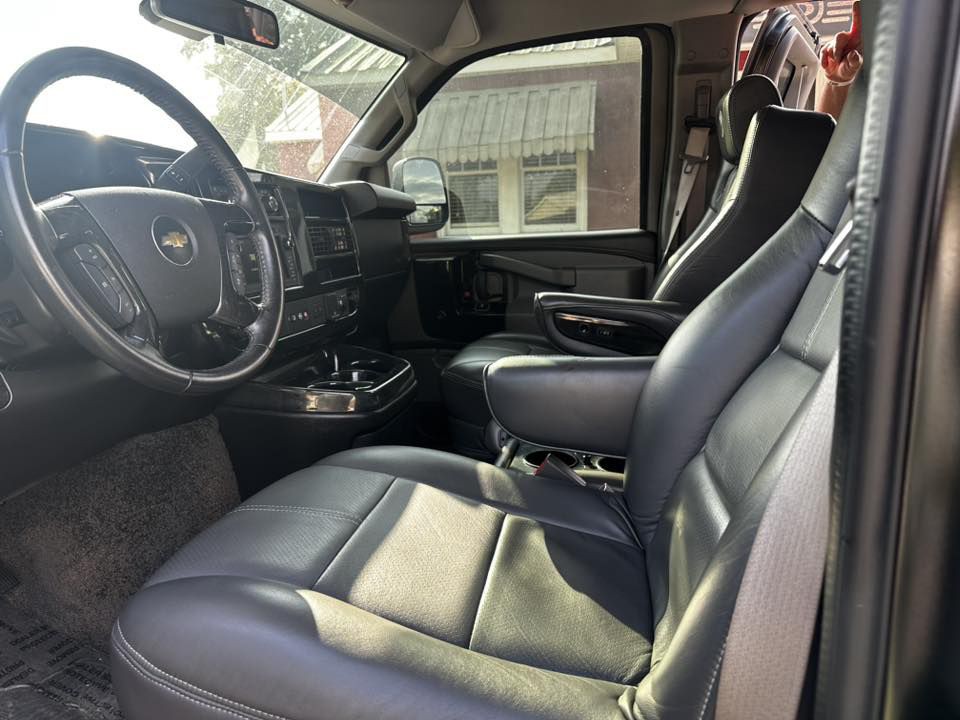 2019 Chevrolet Express Image 6