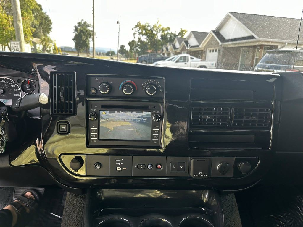 2019 Chevrolet Express Image 10