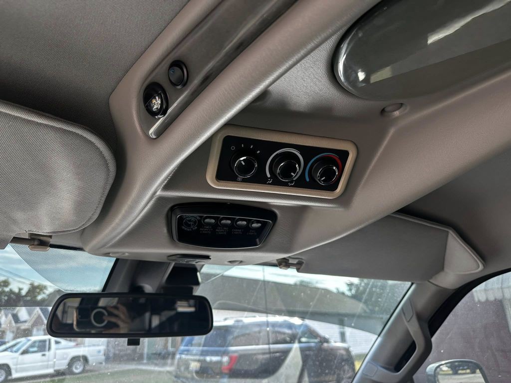 2019 Chevrolet Express Image 12