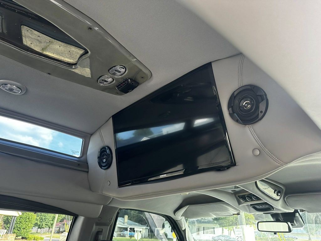 2019 Chevrolet Express Image 14