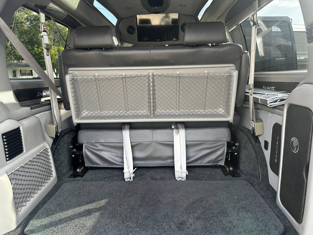 2019 Chevrolet Express Image 17