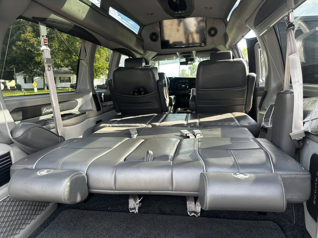 2019 Chevrolet Express Image 18
