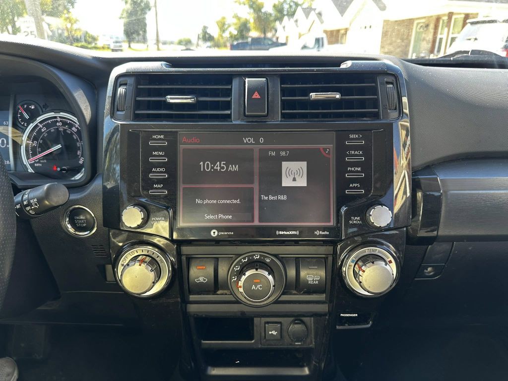 2022 Toyota 4Runner Image 9
