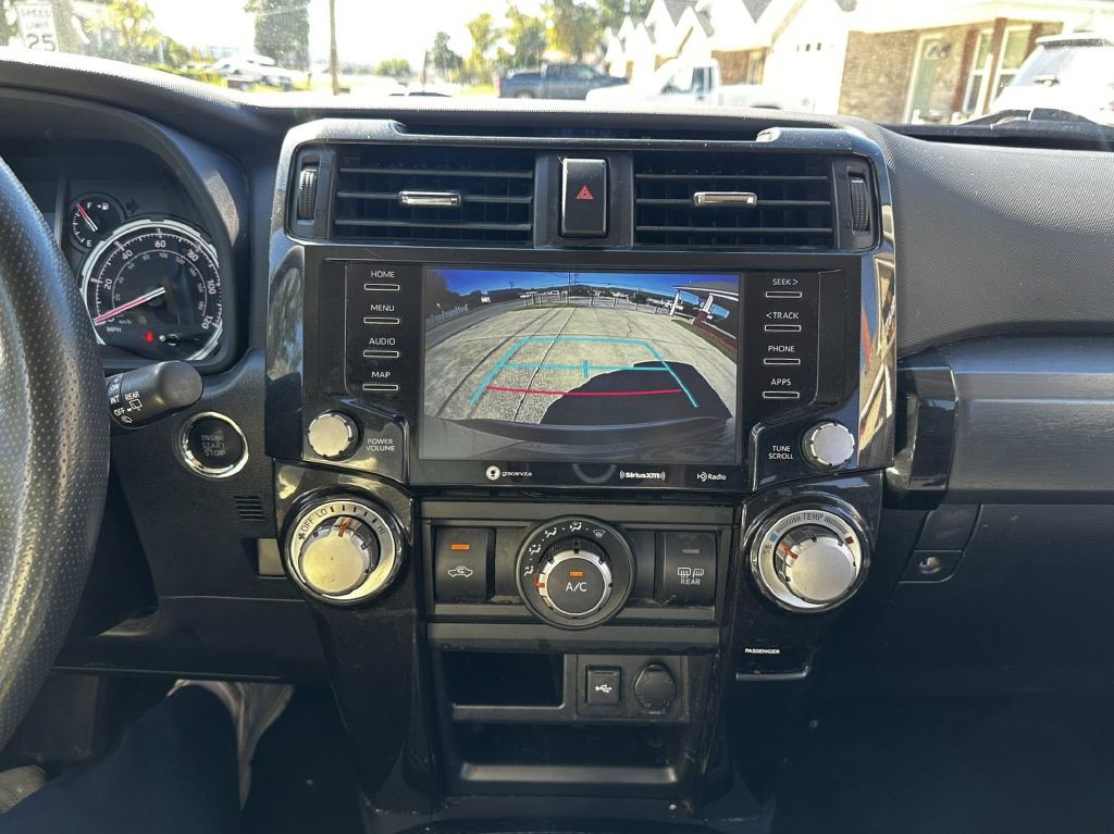 2022 Toyota 4Runner Image 10