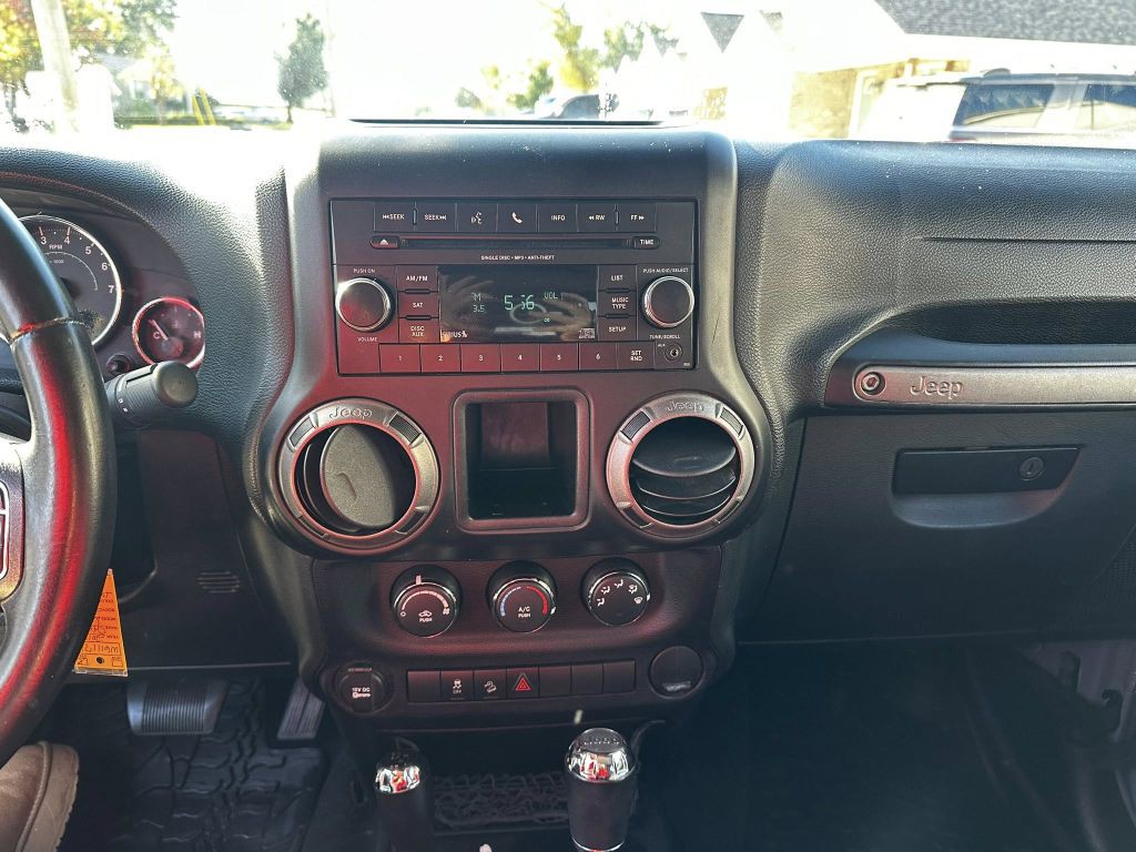 2015 Jeep Wrangler Image 9
