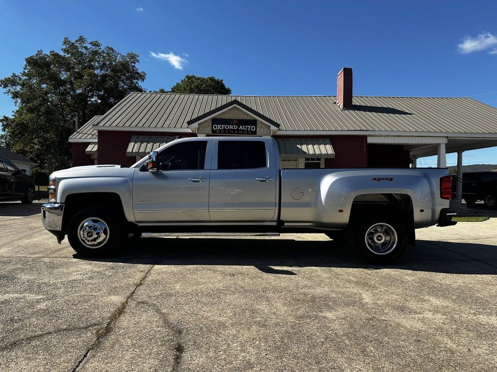 2019 Chevrolet Silverado 1500 Image 1