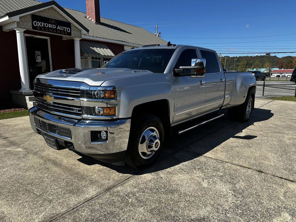 2019 Chevrolet Silverado 1500 Image 2