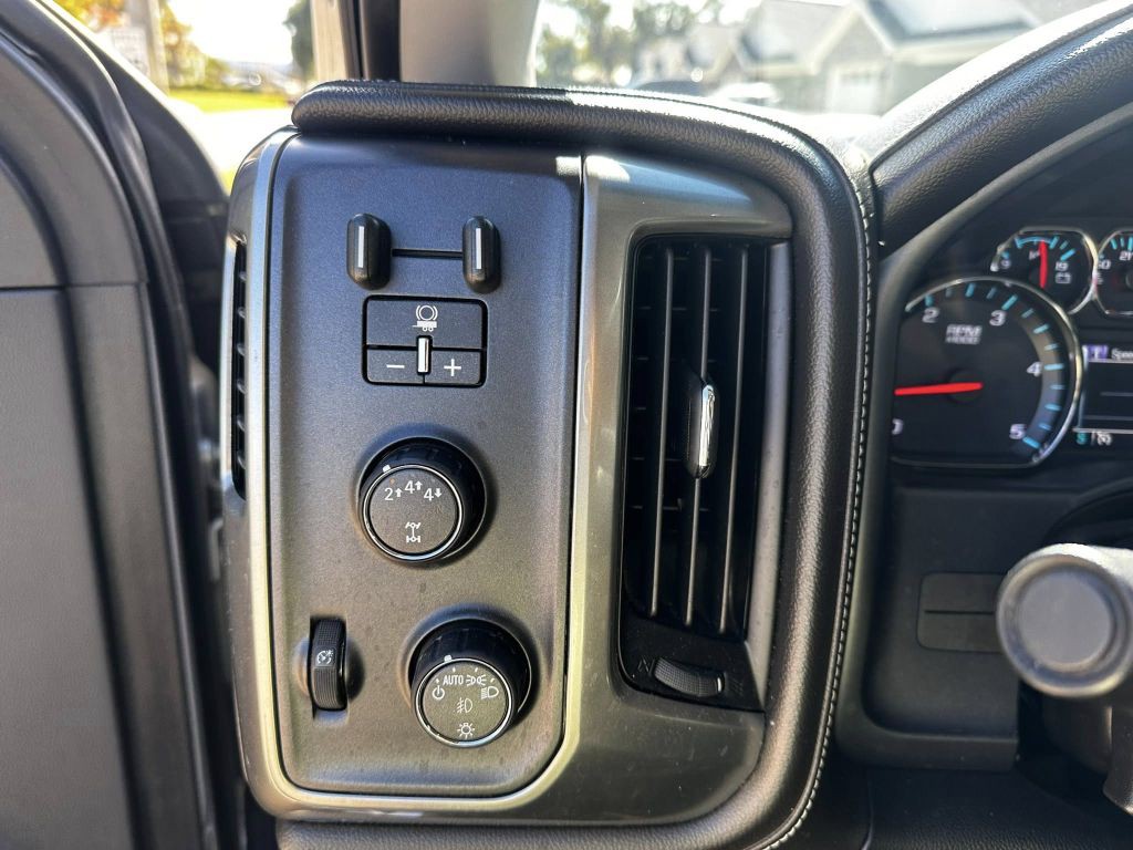 2019 Chevrolet Silverado 1500 Image 12