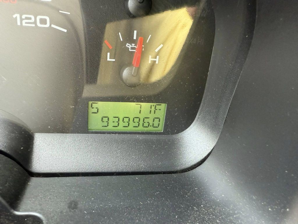 2004 Ford F-150 Image 8