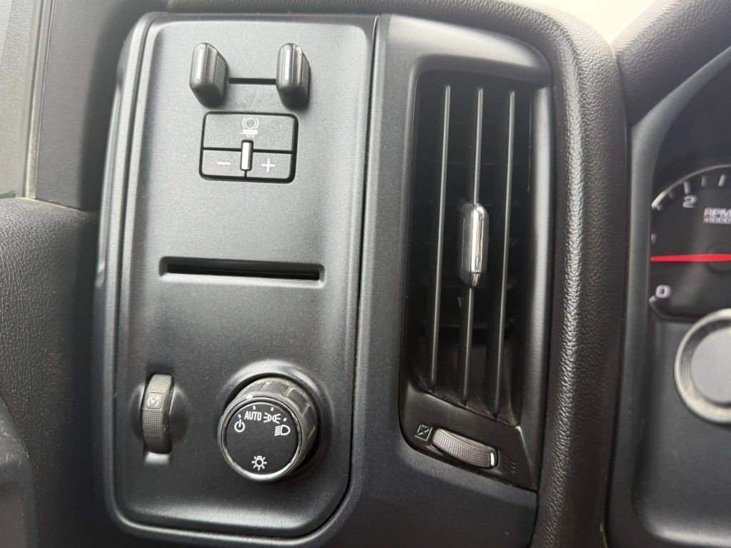 2016 Chevrolet Silverado 1500 Image 11