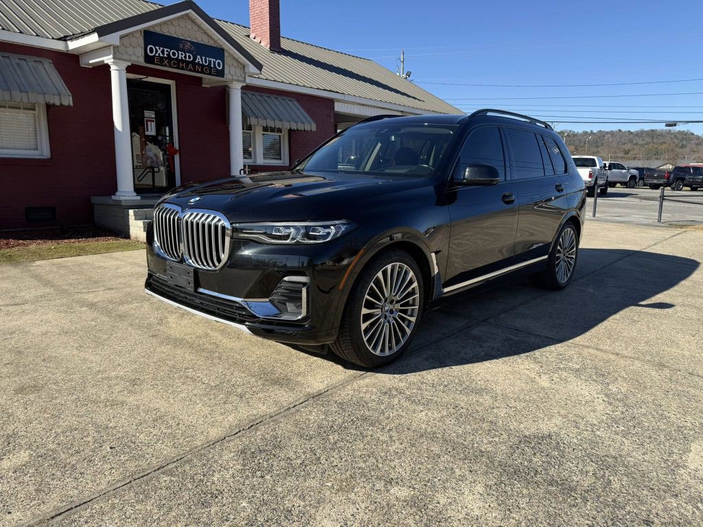 2021 BMW X7 Image 2