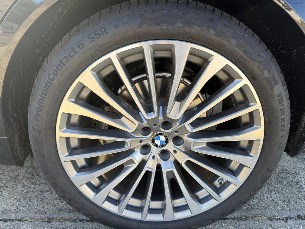 2021 BMW X7 Image 13