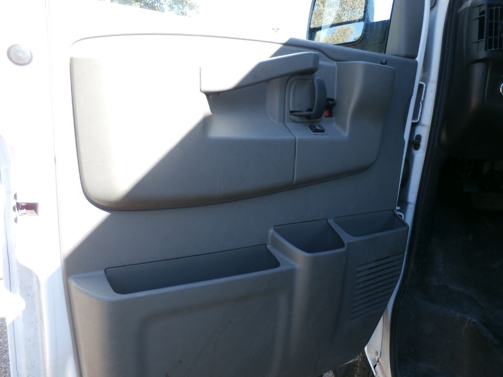 2021 Chevrolet Express Image 6