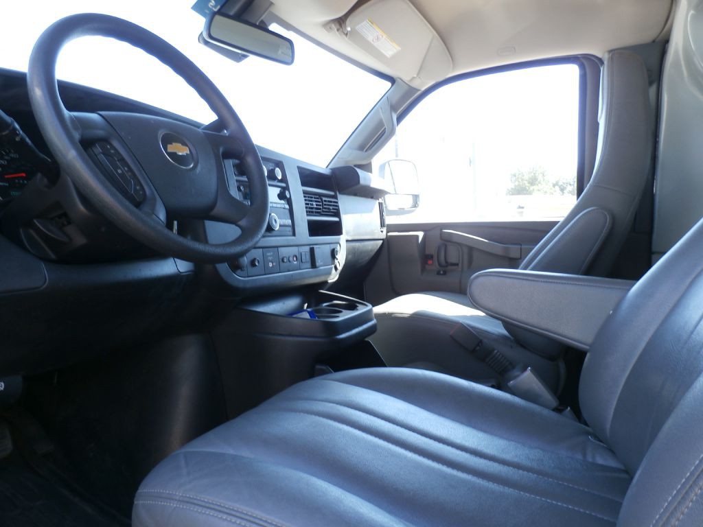 2021 Chevrolet Express Image 7