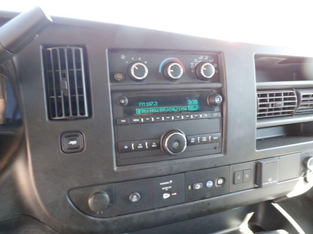 2021 Chevrolet Express Image 8