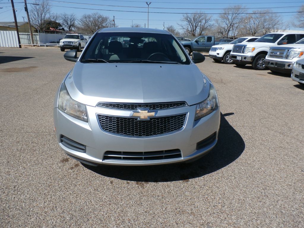 2011 Chevrolet Cruze Image 2